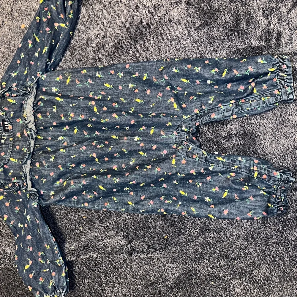 5 for $20 GAP Blue and Yellow Floral One Piece Footies - Picture 1 of 1
